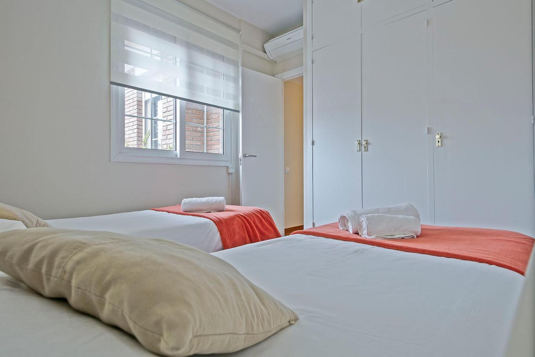 Sarria Attic Apartment Barcelona Bagian luar foto